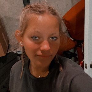 Meet your Posher, Mia